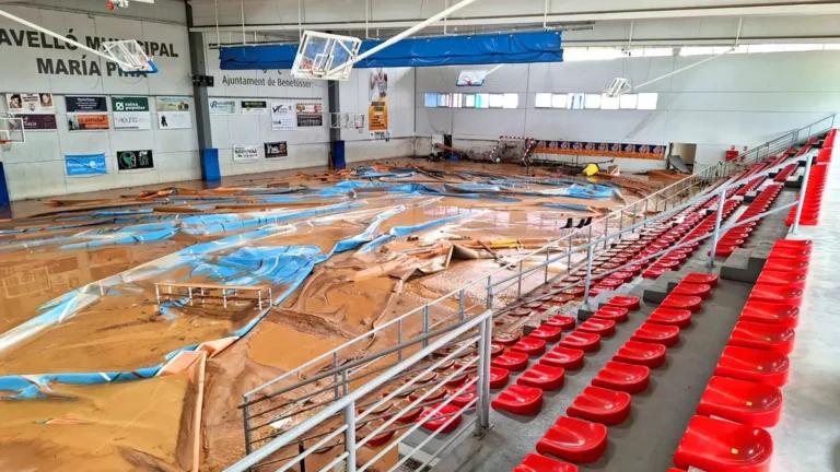 Benetússer tiene ya luz verde para rehabilitar el pabellón y el campo de fútbol